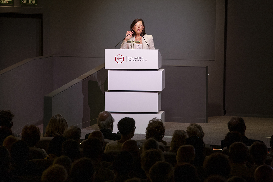 Inés Fernández ordóñez 03 baja